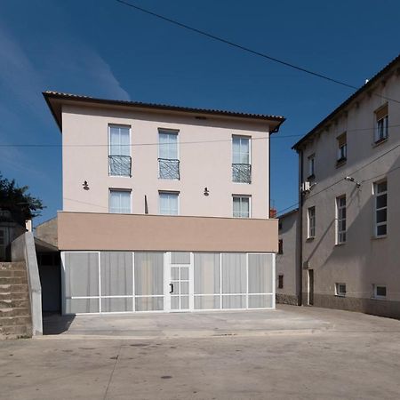 Sobe "Galeb" Hotel Vrbnik Exterior photo