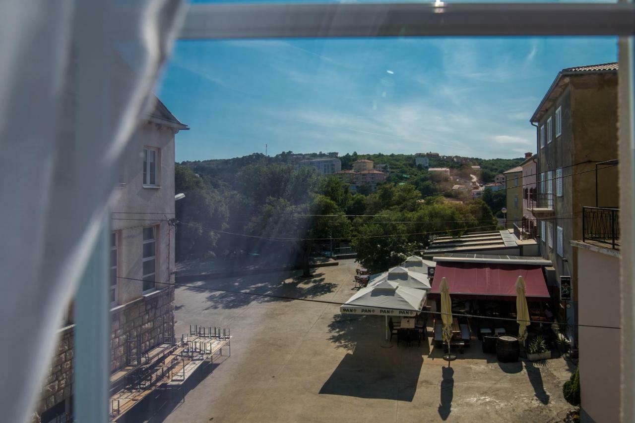 Sobe "Galeb" Hotel Vrbnik Exterior photo